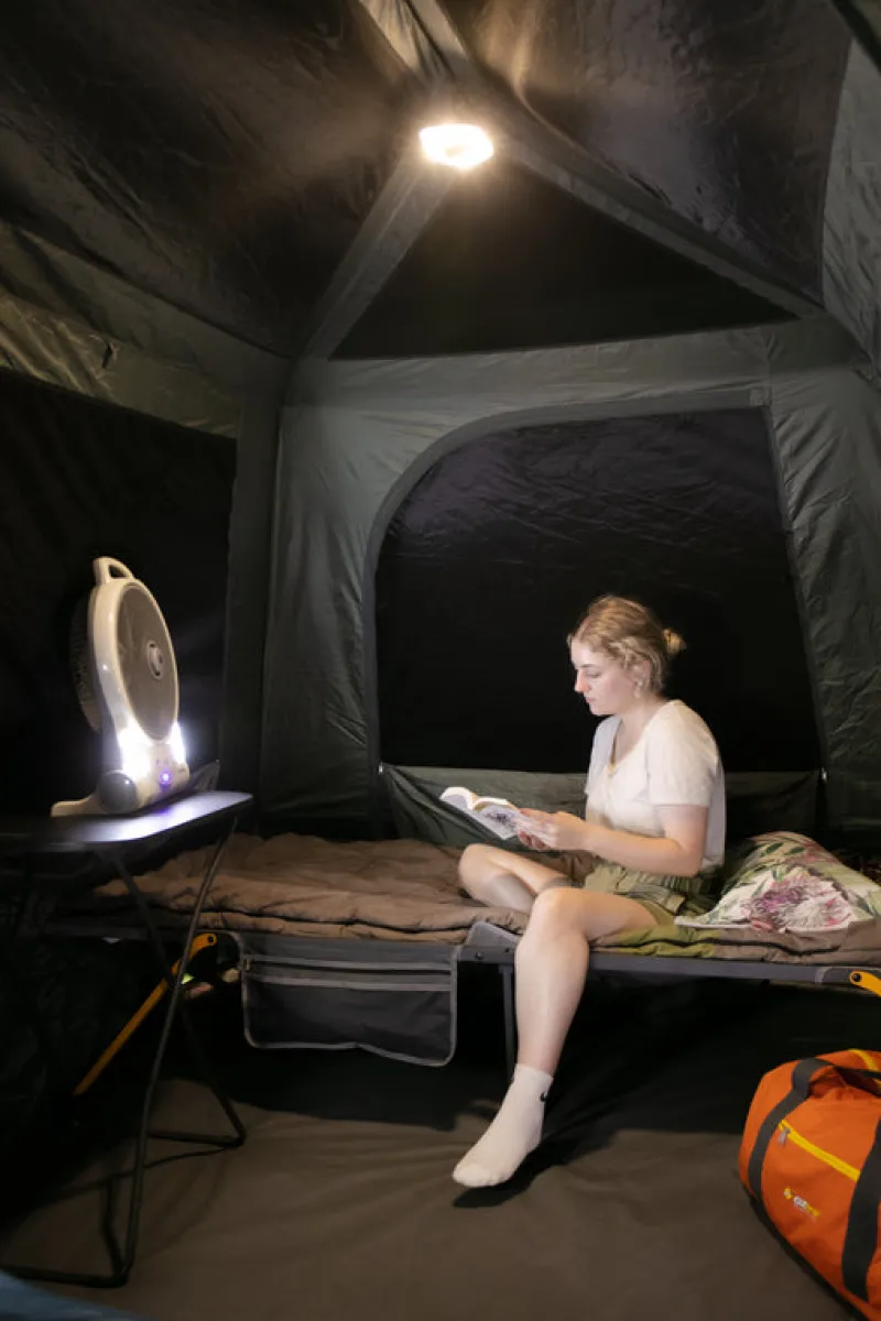 Fans<Companion Aerobreeze Lithium Powered 25cm Fan