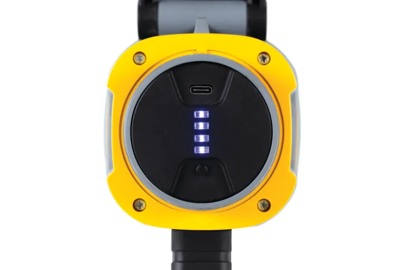 Torches<OZtrail LUMOS R3000 Spotlight